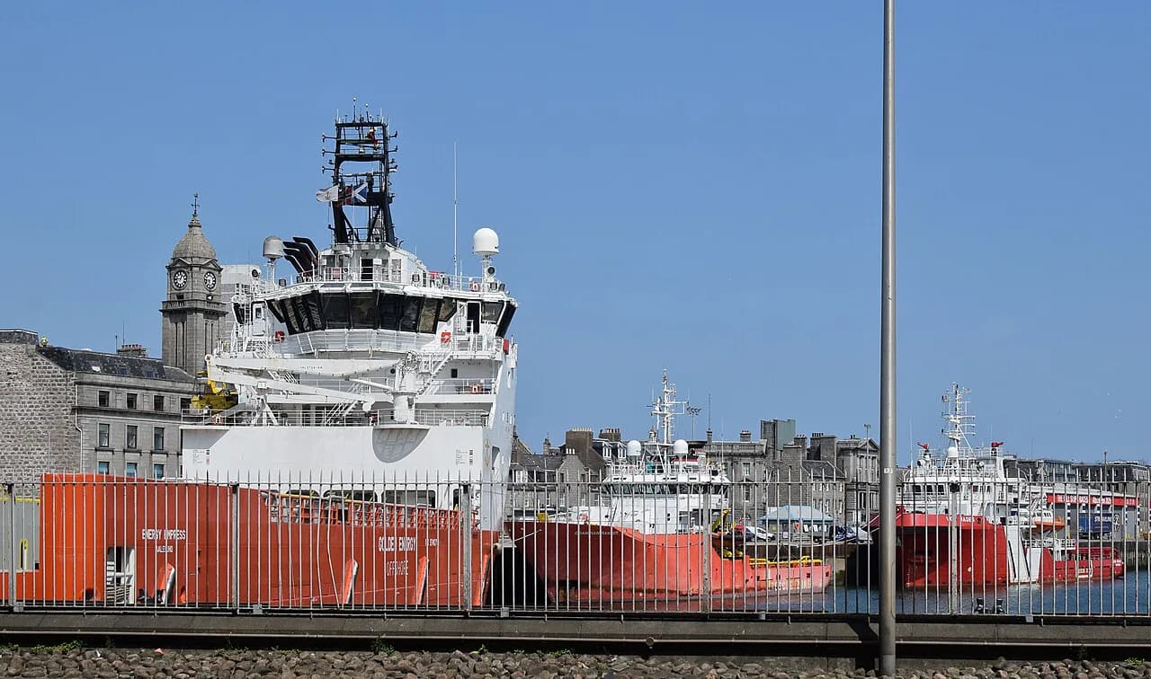 Aberdeen Boat Trips: Harbour Cruises and Wildlife Adventures
