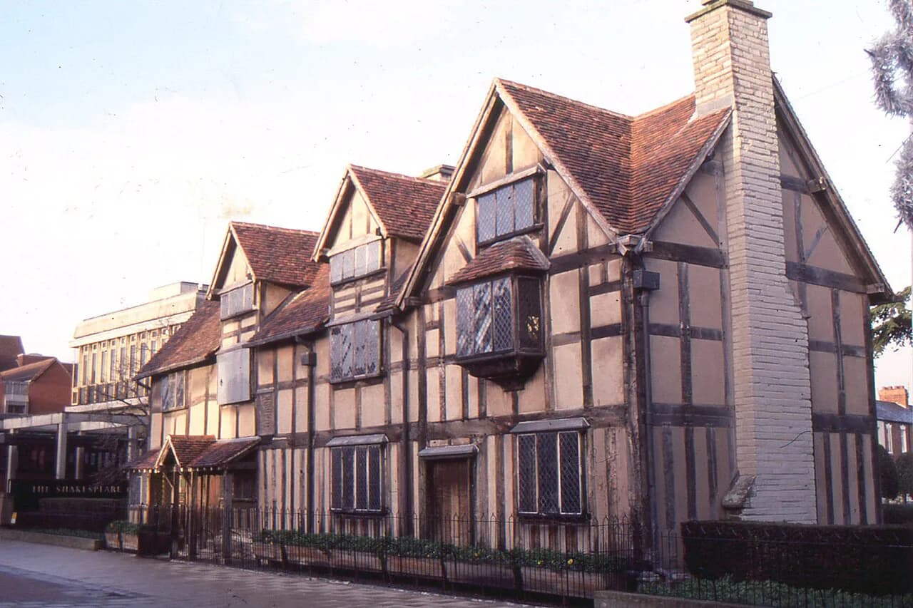 Afternoon Tea in Stratford-upon-Avon: Where to Book and Pay