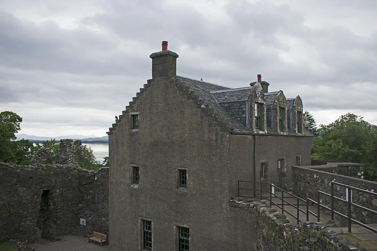 Dunstaffnage Castle: Oban Visitor Guide & What to See
