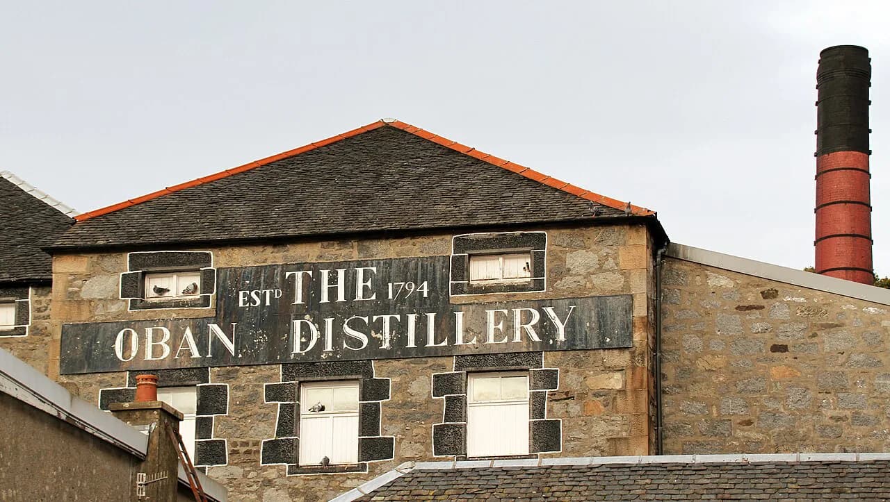 History of Oban: Distillery, Castle and Bay