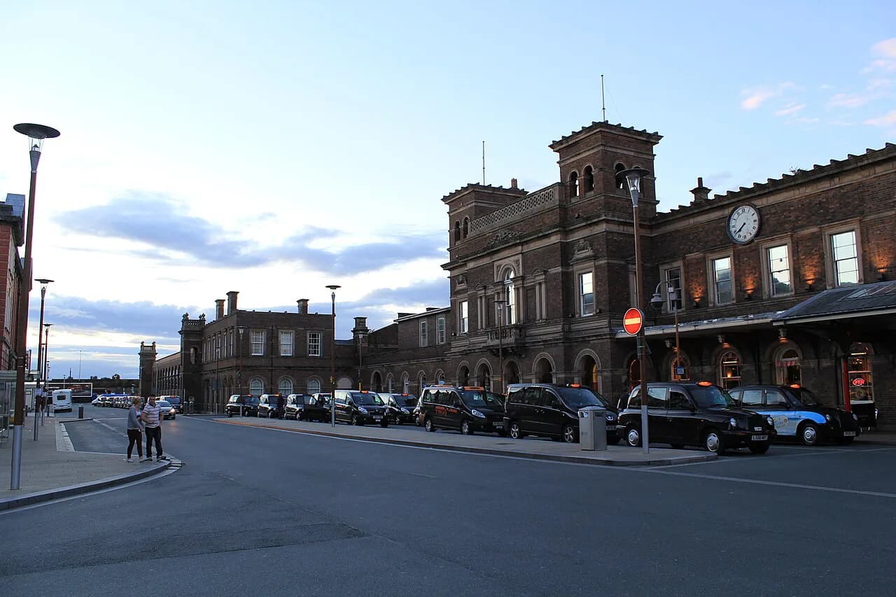 Hoole, Chester: Neighbourhood Guide for City Breaks