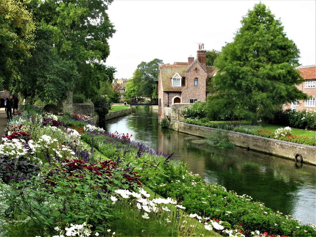 Canterbury Attractions: 8 Visitor Guides