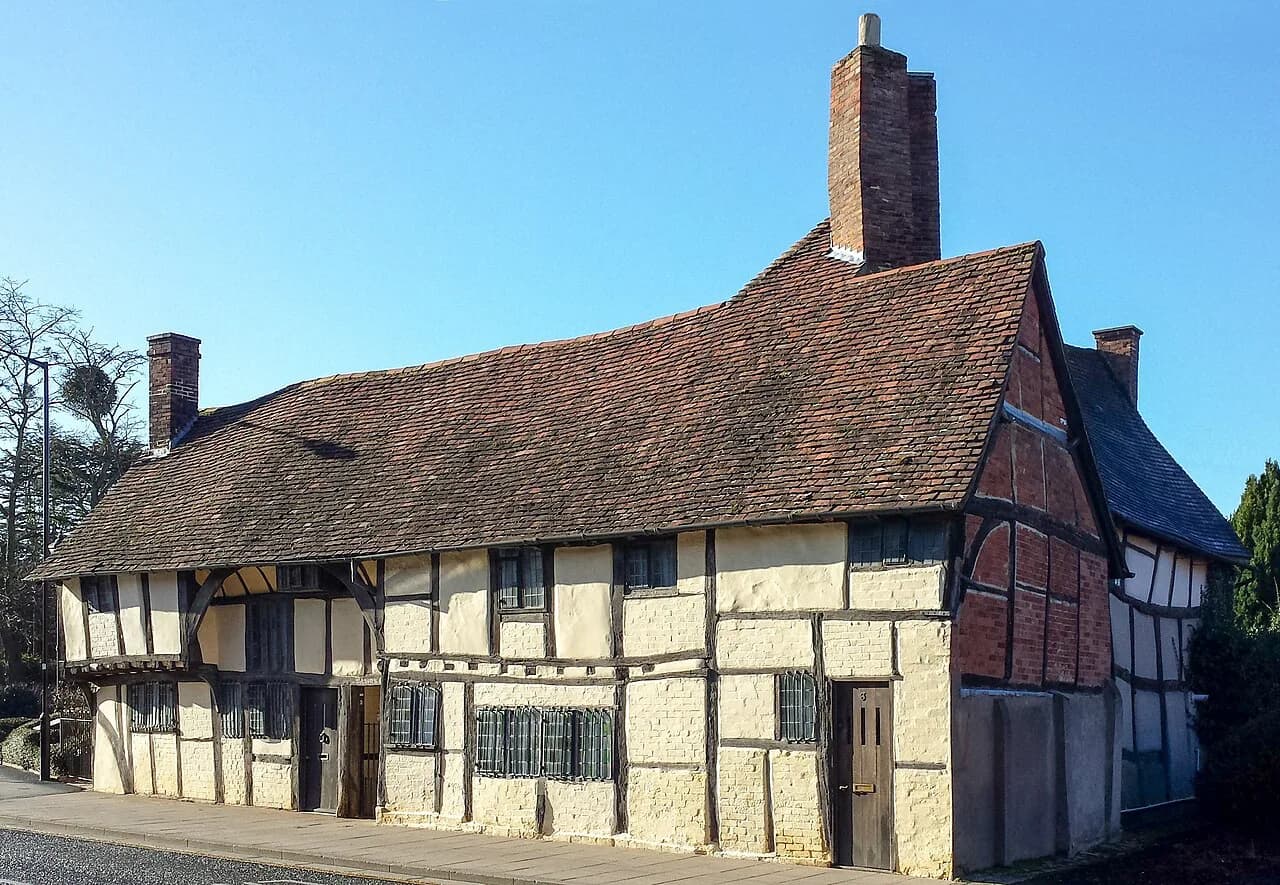 Indoor Activities in Stratford-upon-Avon for a Rainy Day