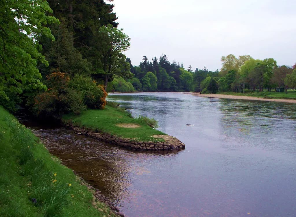 Inverness Walking Tour: Guided Walks and a Self-Guided Route
