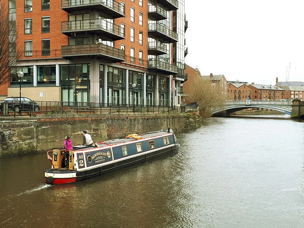 Leeds Boat Trips: Canal Cruises & Narrowboat Hire Guide
