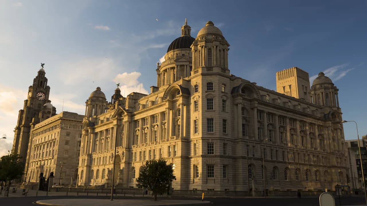 Liverpool Architecture: What to See on a City Walking Guide
