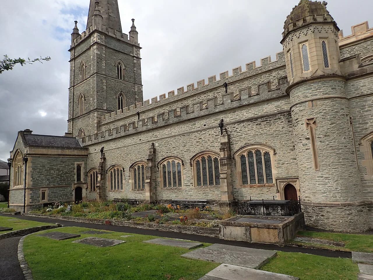 Museums in Derry: What to See, Tickets and Time Needed