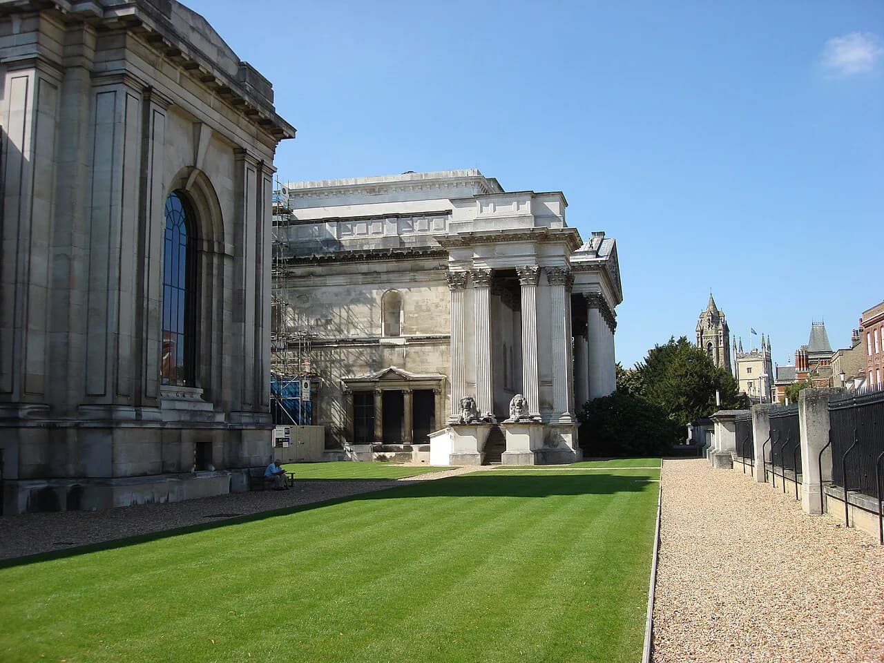 Tea Rooms in Cambridge: Where to Book and What to Expect