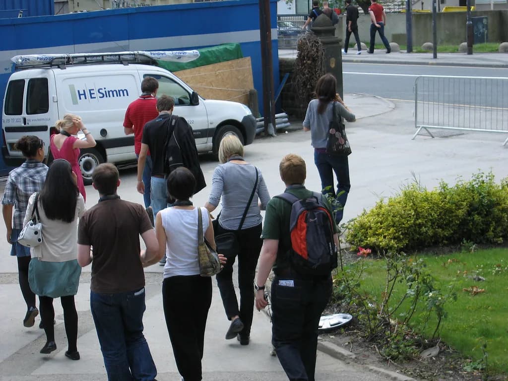 Leeds Walking Tour: Which Route Fits Your Trip
