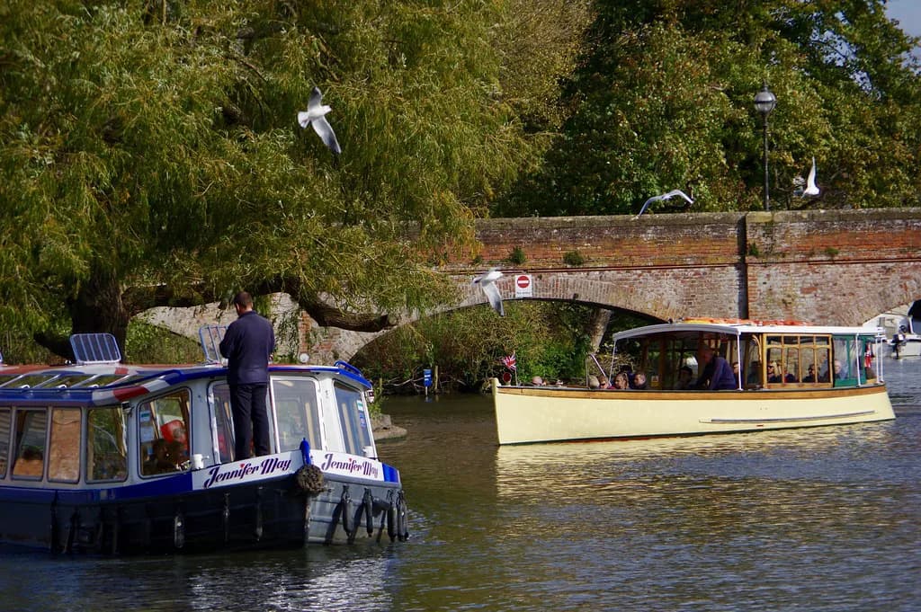 Stratford-upon-Avon Boat Trips: Choose River Avon Cruises
