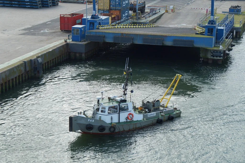 Survey boat F48 in Aberdeen Harbour - geograph.org.uk