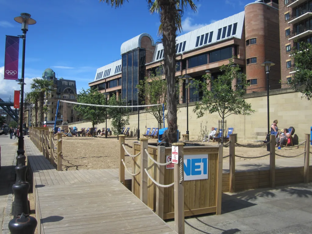 Newcastle quayside "Beach" (geograph )