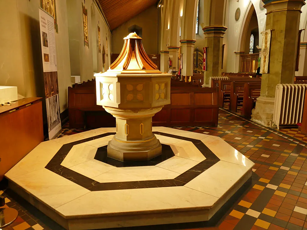 Nottingham Cathedral - font - geograph.org.uk