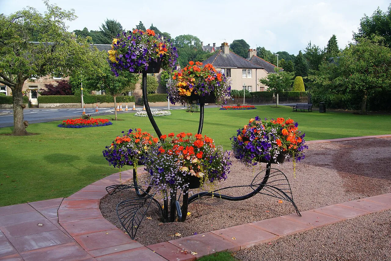 Floral display at Cavell Gardens, Inverness - geograph.org.uk