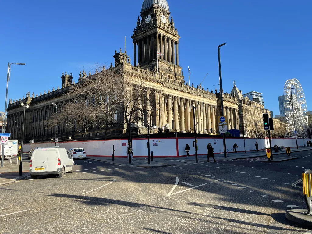 Leeds Town Hall - geograph.org.uk