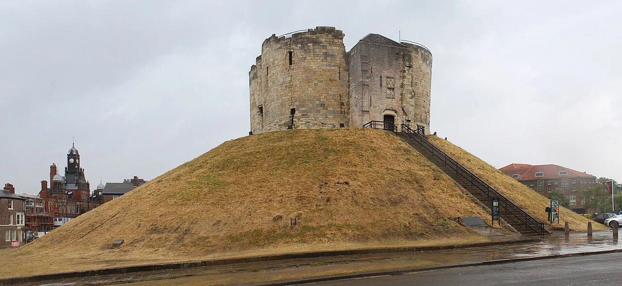 Tour Clifford York