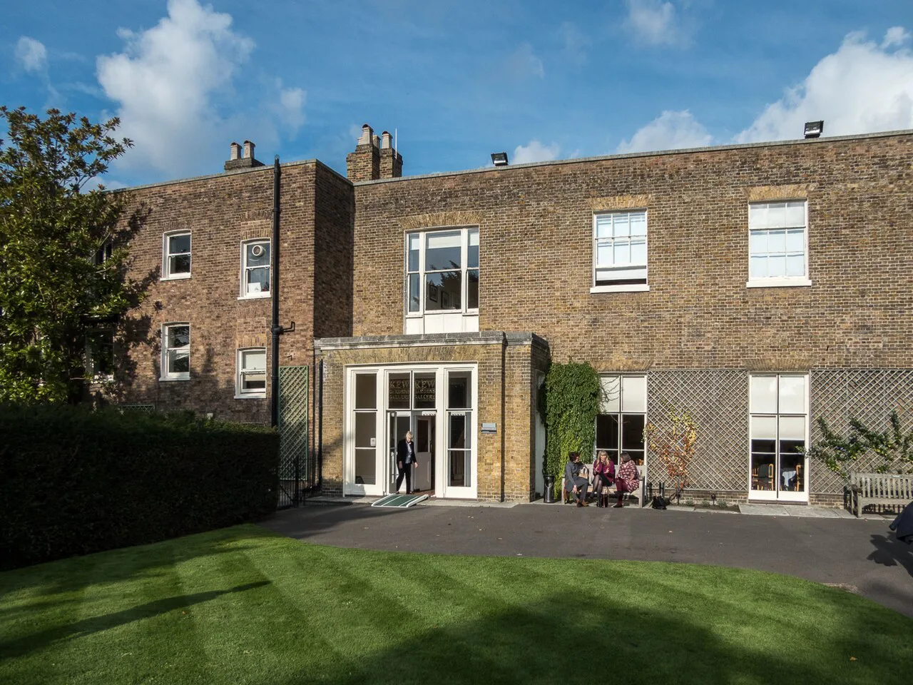 Cambridge Cottage, Kew Green, Surrey - geograph.org.uk