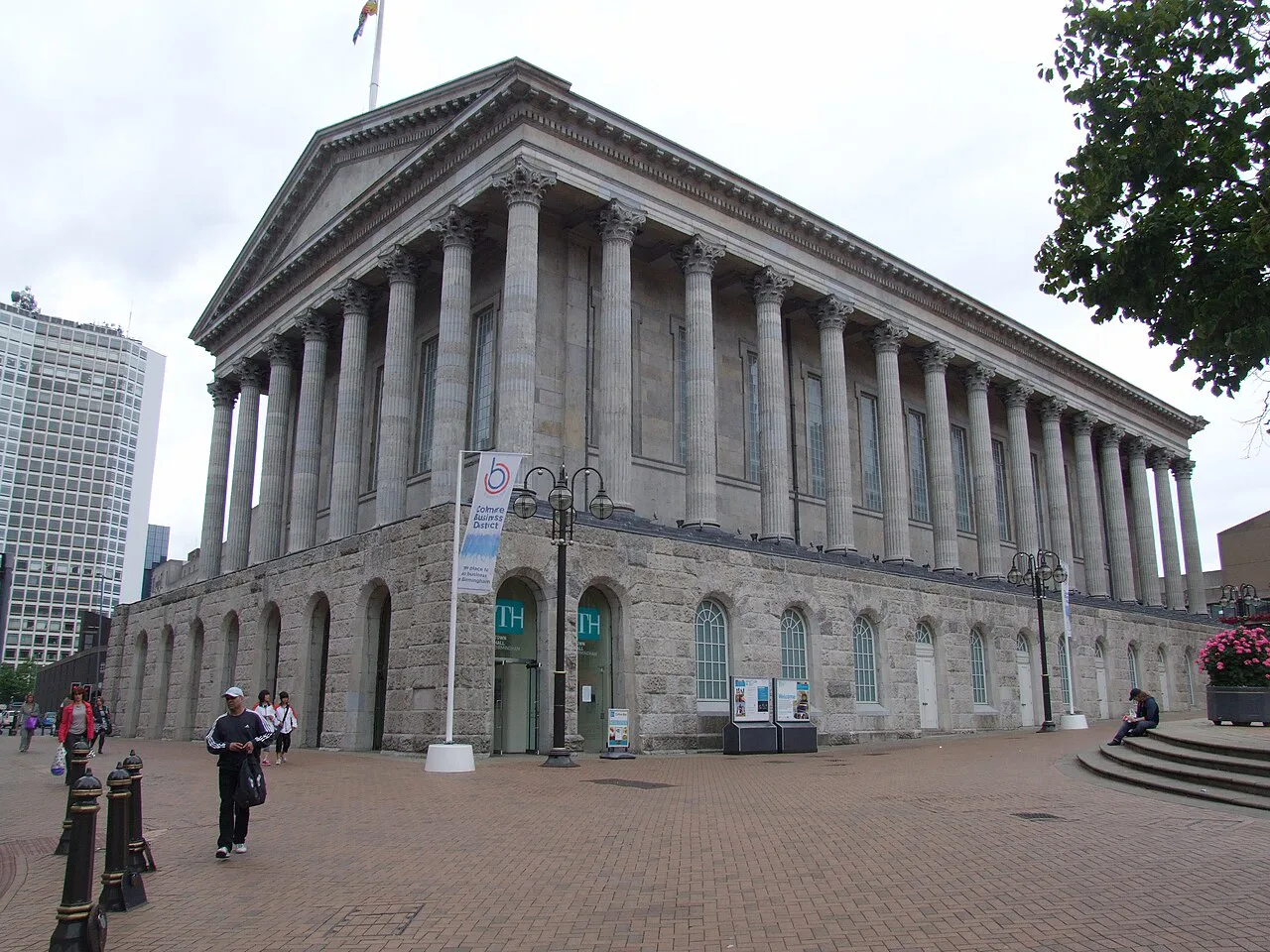 Birmingham Town Hall - geograph.org.uk