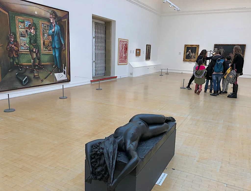 Inside Leeds Art Gallery - geograph.org.uk