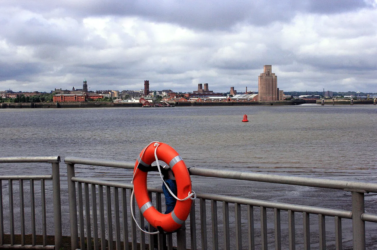 Liverpool Lifebelt - geograph.org.uk