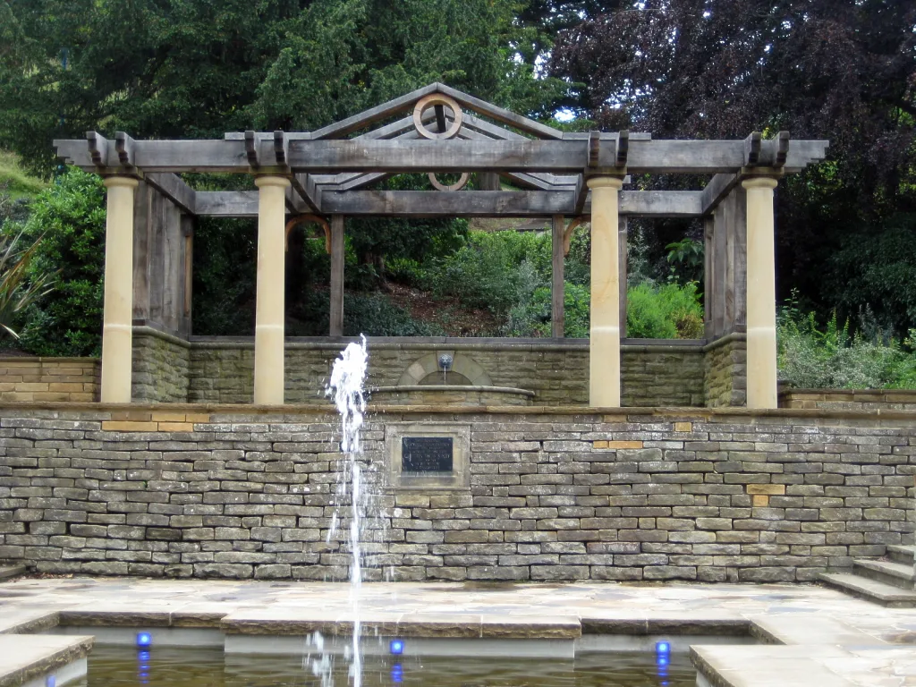 Lily Pool, Pannett Park - geograph.org.uk, Whitby