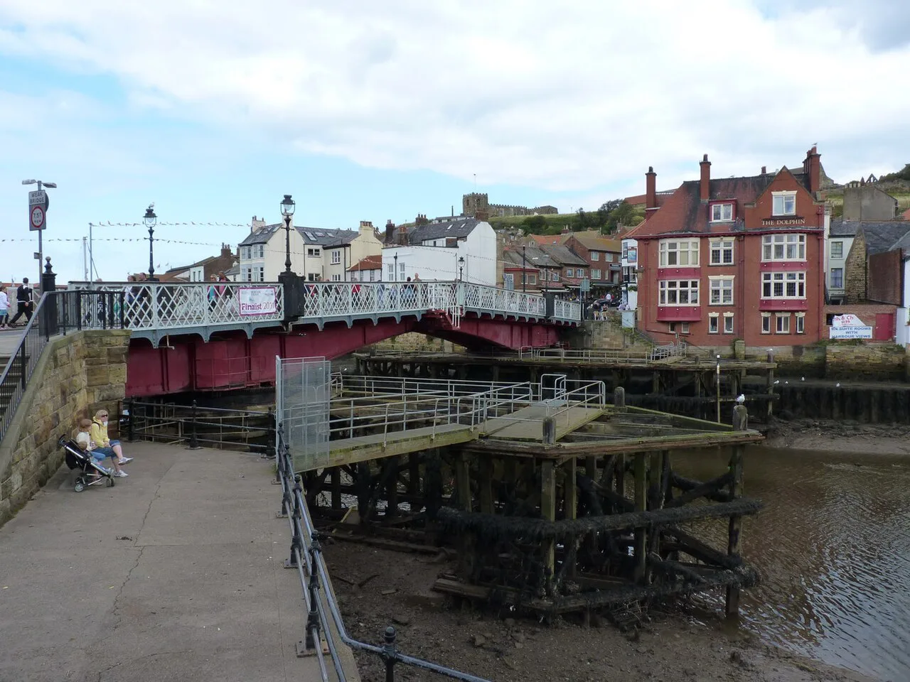 Whitby swing bridge - geograph.org.uk