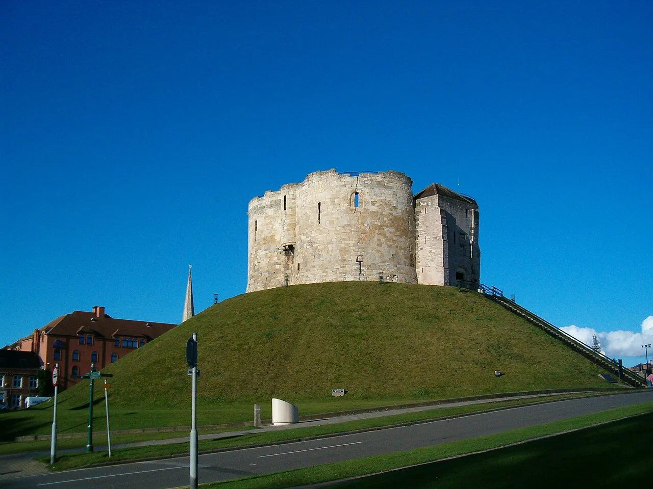 Clifford's Tower York - - panoramio