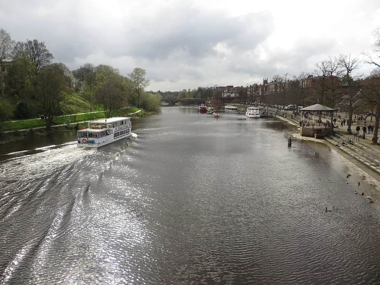 River Dee, Chester - geograph.org.uk