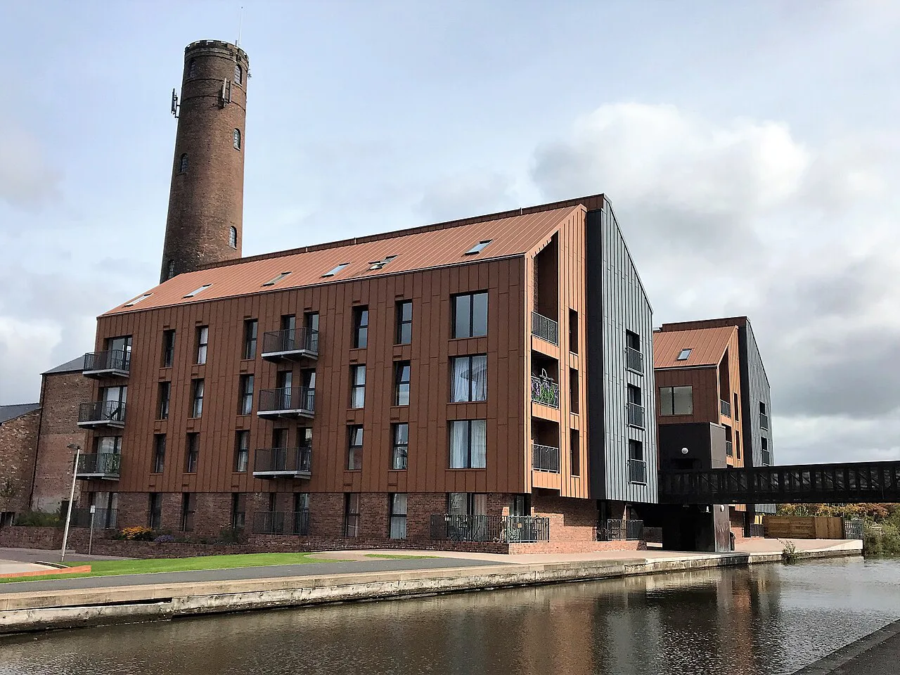 Modern living and the Shot Tower in Chester - geograph.org.uk