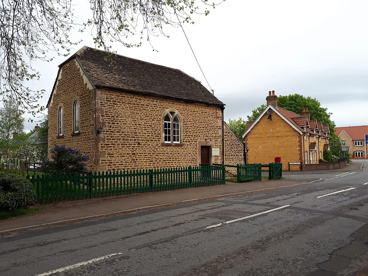 Little Zoar Baptist Chapel, Derry Hill - geograph.org.uk