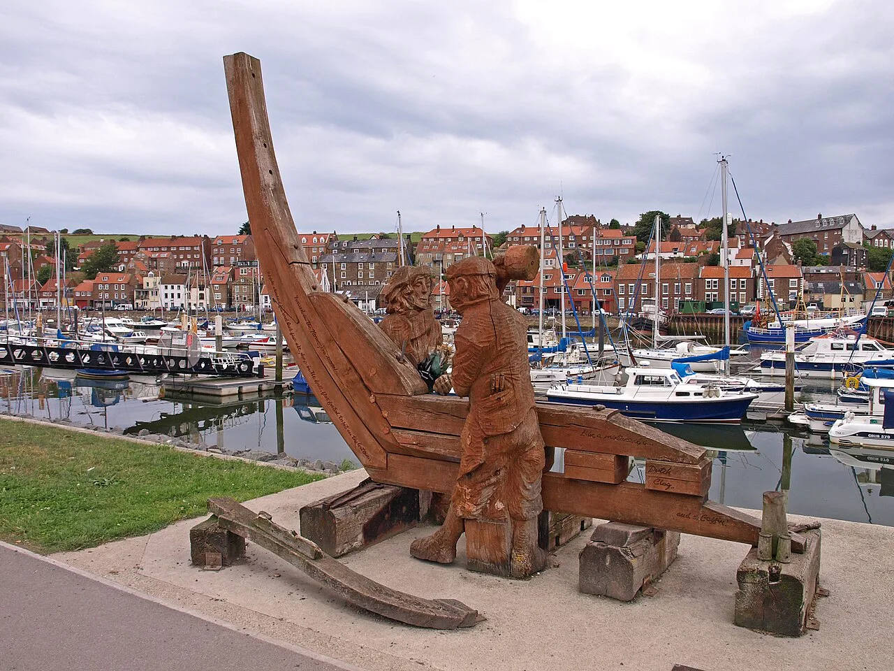 Sculpture, Whitby Harbour - geograph.org.uk