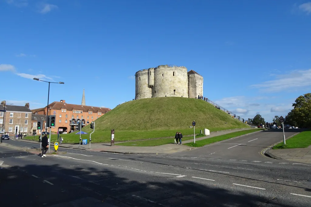 Clifford's Tower and Tower Street - geograph.org.uk, York