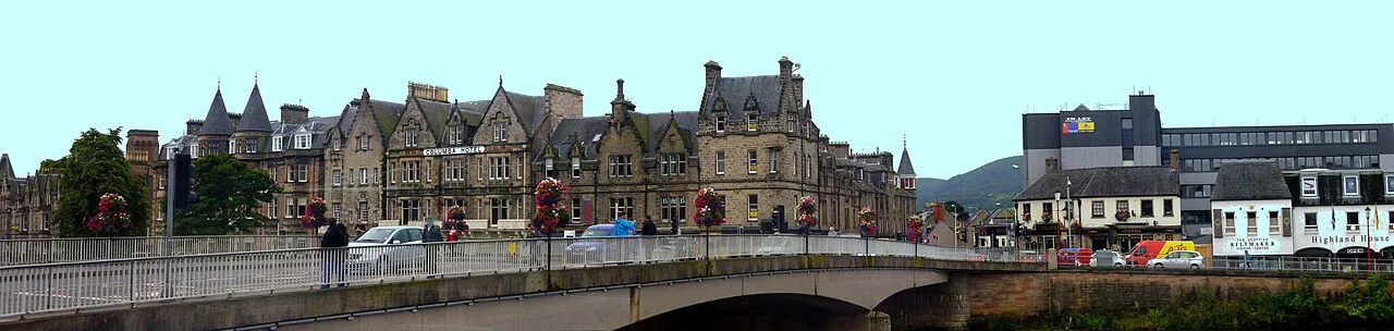 Inverness - Young Street Bridge - panoramio