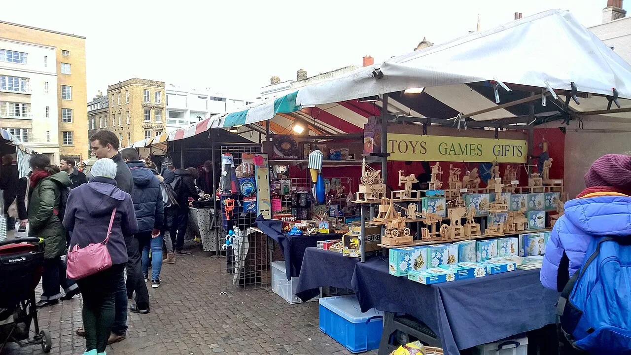 Market Hill street market, Cambridge - geograph.org.uk