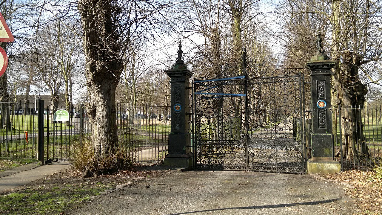 Gates to Wollaton Park - geograph.org.uk, Nottingham