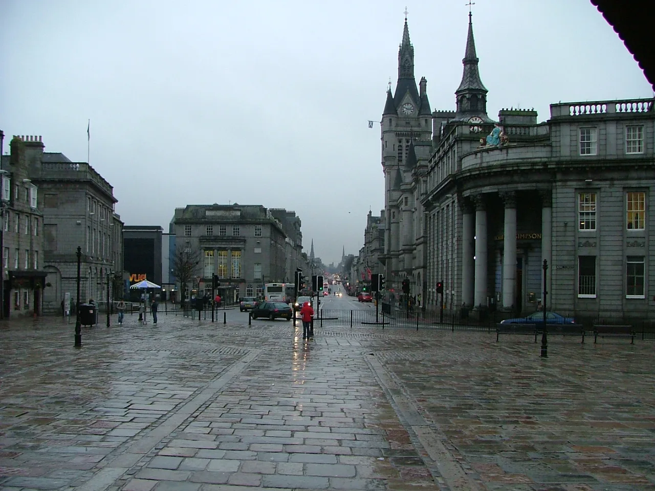 Looking down Union Street from the Mercat Cross, Aberdeen - geograph.org.uk