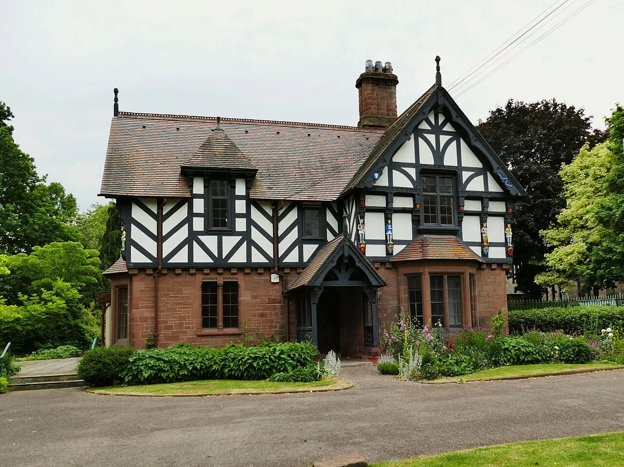 Grosvenor Park, Chester, park lodge - geograph.org.uk