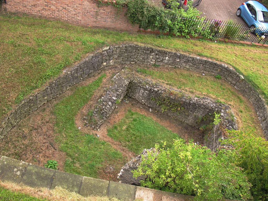 Former Roman wall, York - geograph.org.uk