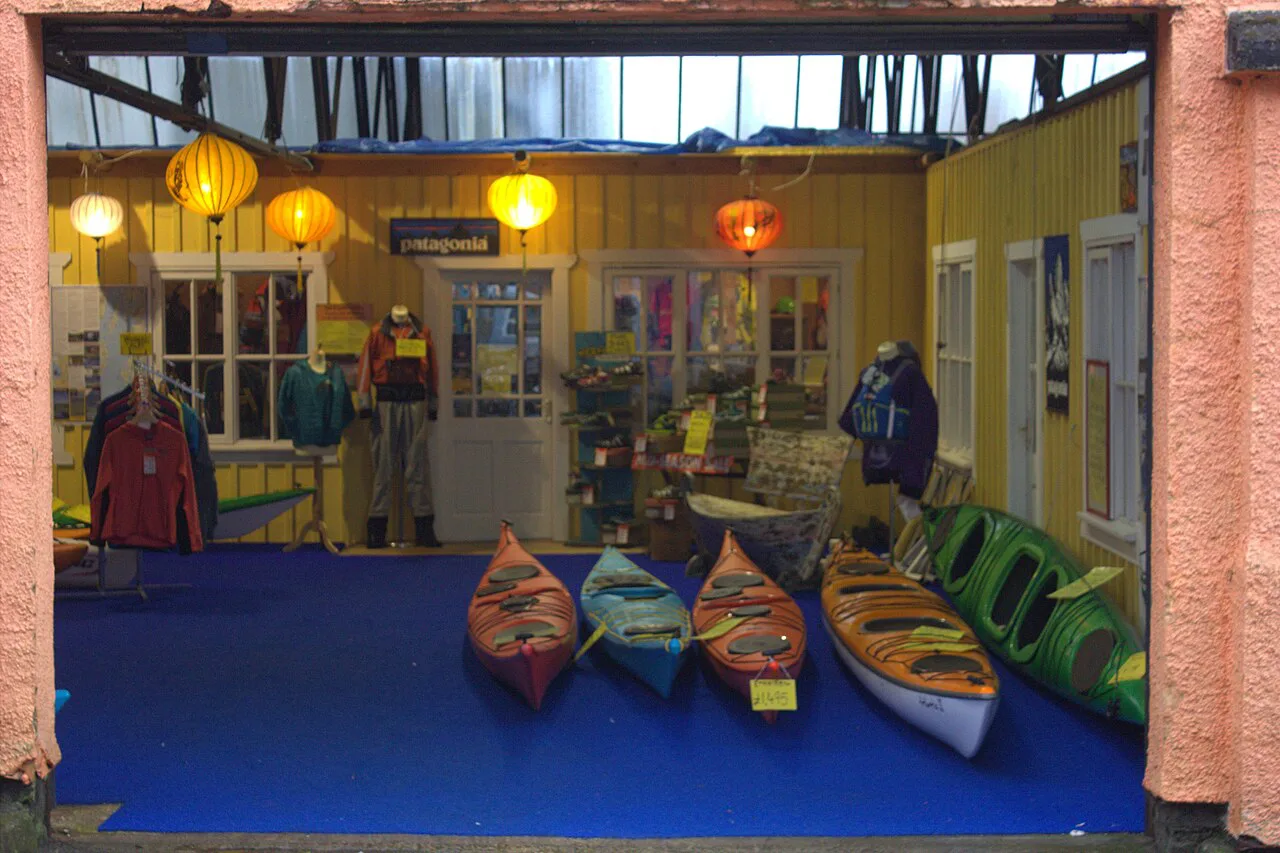 Canoe Shop, Oban - geograph.org.uk