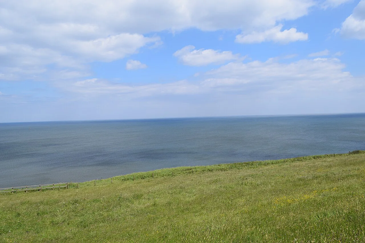Whitby to the lighthouse and back th June )